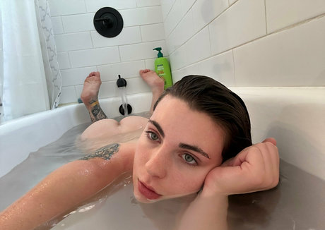 lunabennatv nude onlyfans porn