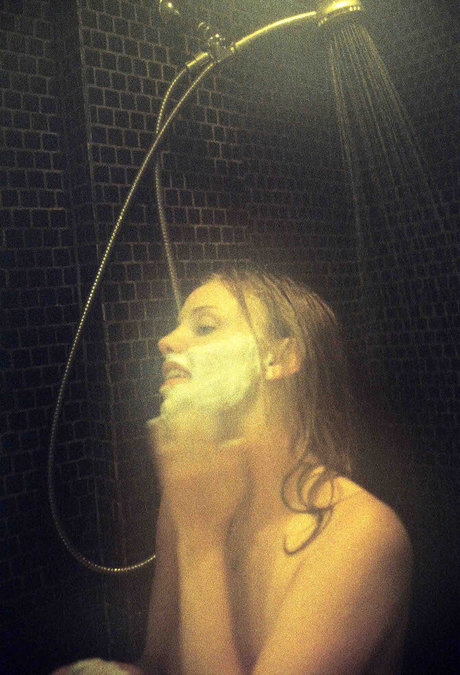 Kelli Garner onlyfans leaks