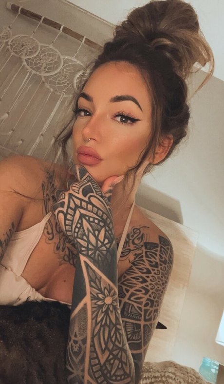 Brittany Zapata onlyfans model photo