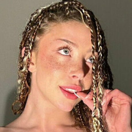 callmeslooo onlyfans nude content