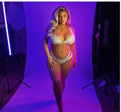 Ashley Alexiss porn onlyfans leak