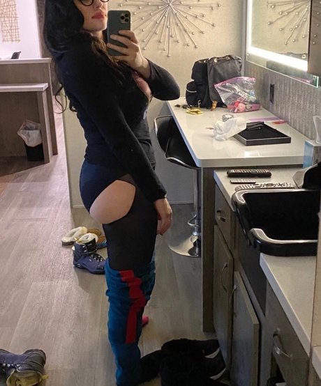 Kat Dennings naked leaked onlyfans