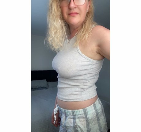 Milf Shelley onlyfans leaked