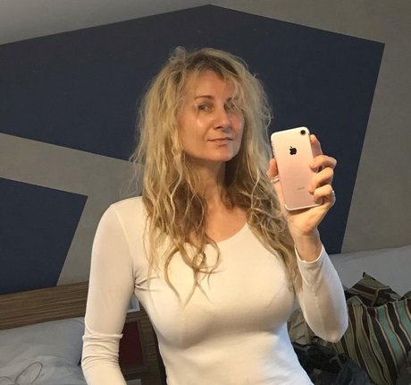 Corrinne Wicks onlyfans content type