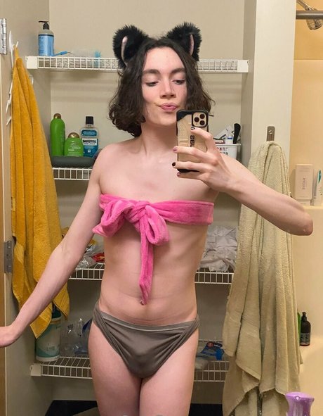 catsnvodka onlyfans naked pics