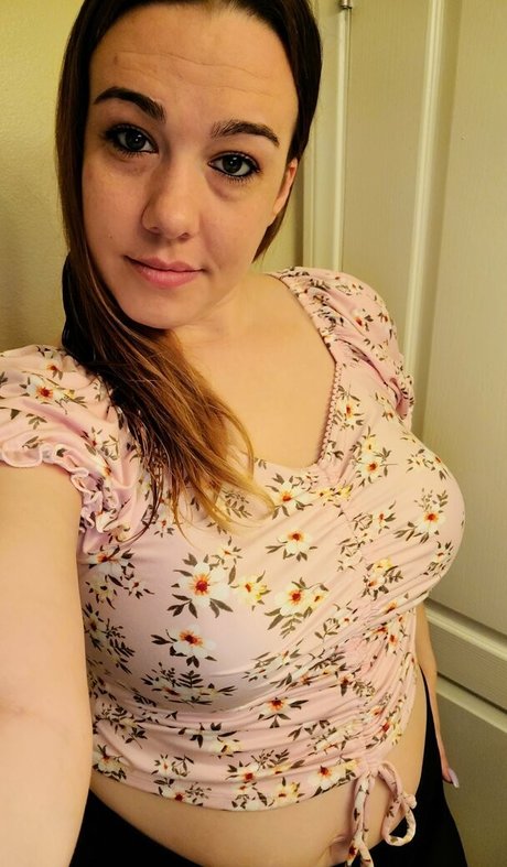 shygirl702lvfree onlyfans model