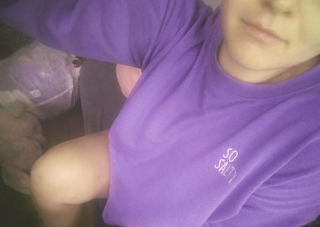 chloe loves attention only fans pics