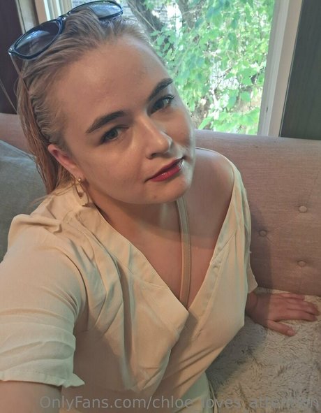 chloe loves attention onlyfans boobs