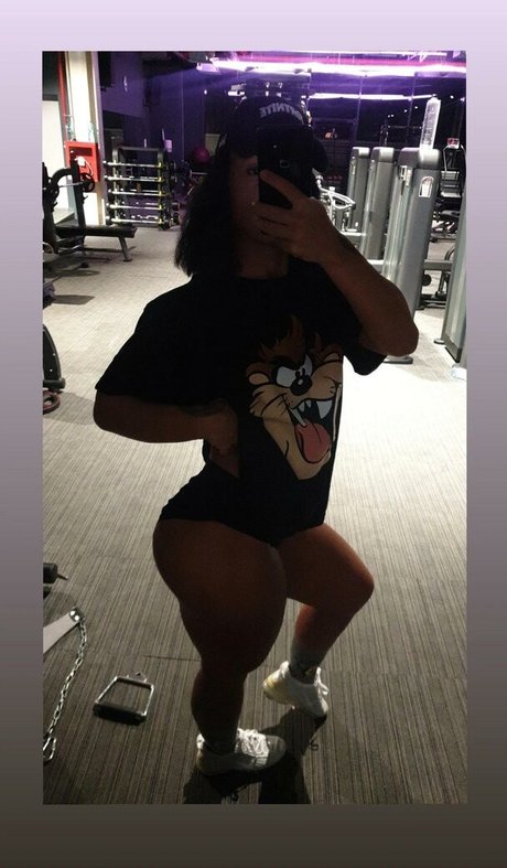 quadsqueeen on onlyfans