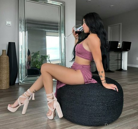 Daraanjelika topless onlyfans