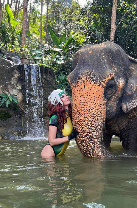 thick girls onlyfans porno artwork