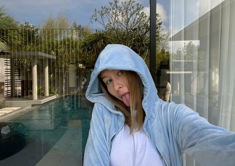 bellllaatop onlyfans post