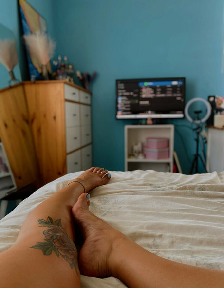 feetloretta nude onlyfans