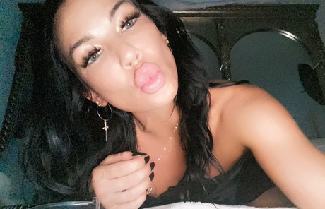 queenofthedollhouse leak only fans