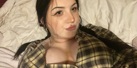 moaningbrat onlyfans naked leak