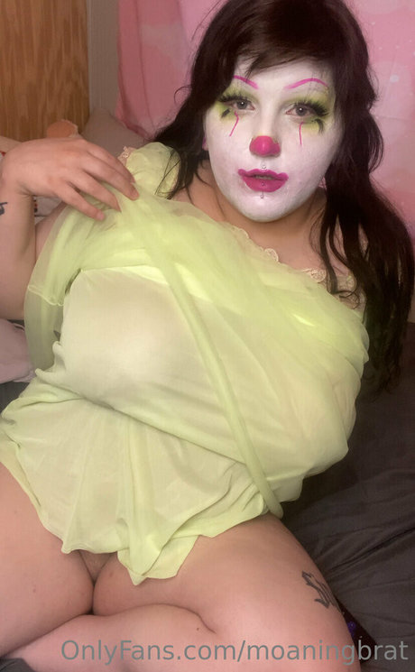 moaningbrat onlyfans porn