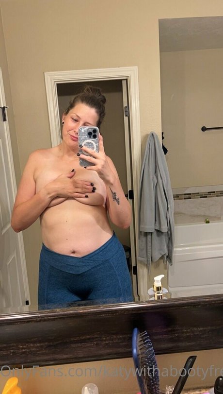 katywithabootyfree only fans pic