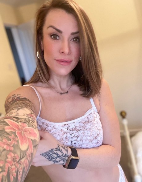 Lainey Griffin onlyfans tits