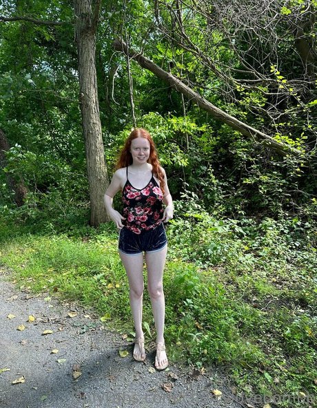 Cherrylovebombb onlyfans boobs