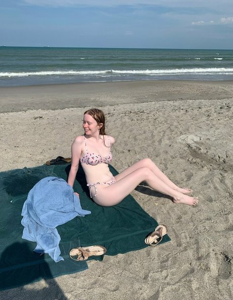 Cherrylovebombb onlyfans model photos