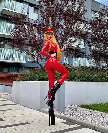 Goddess Slavena onlyfans lesk