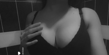 Sorenza_ onlyfans leaked tits
