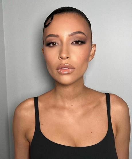 Christian Serratos onlyfans pictures