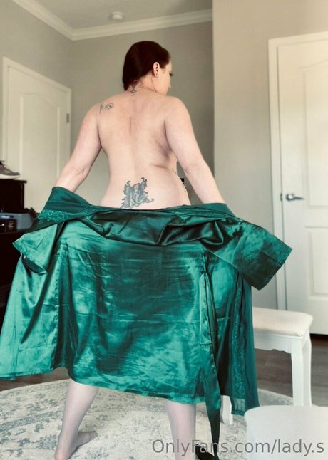 lady s onlyfans nudes