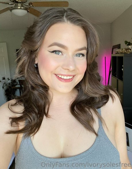 ivorysolesfree onlyfans nude porn