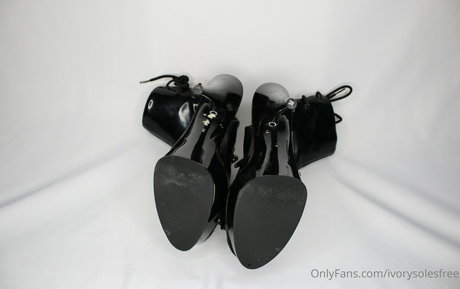 ivorysolesfree onlyfans sexy