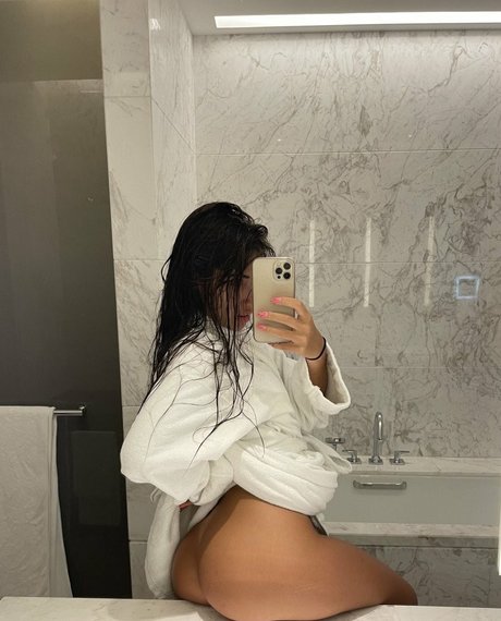 blonde curvy onlyfans perfect plate