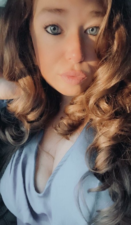 Ivy Mia onlyfans model