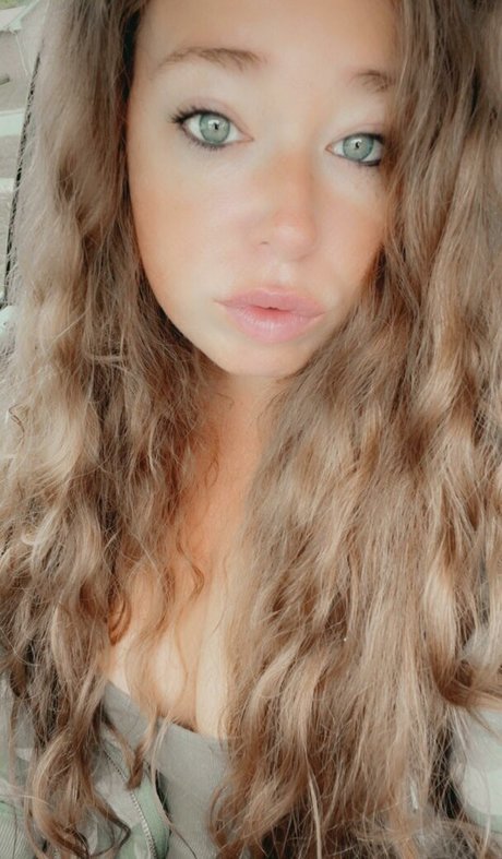 Ivy Mia only fans naked