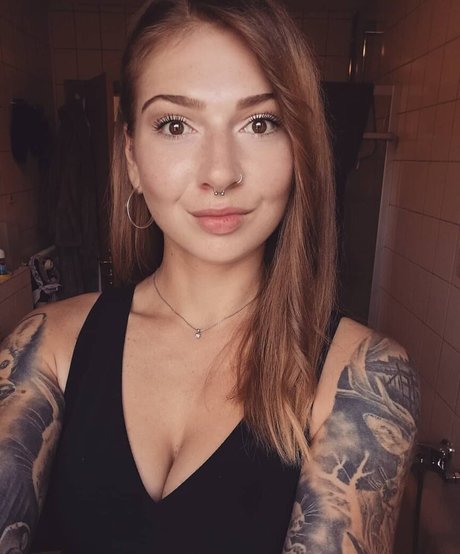 Lechl Sisters onlyfans model