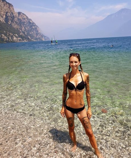 Lechl Sisters onlyfans leaked tits