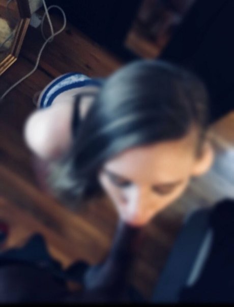 lizabeth olsen onlyfans lean