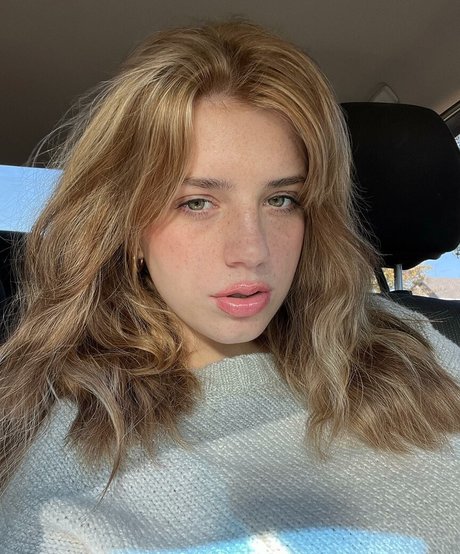 hairy girls onlyfans erotic still