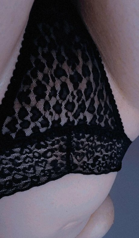 clara corvie onlyfans strip tease