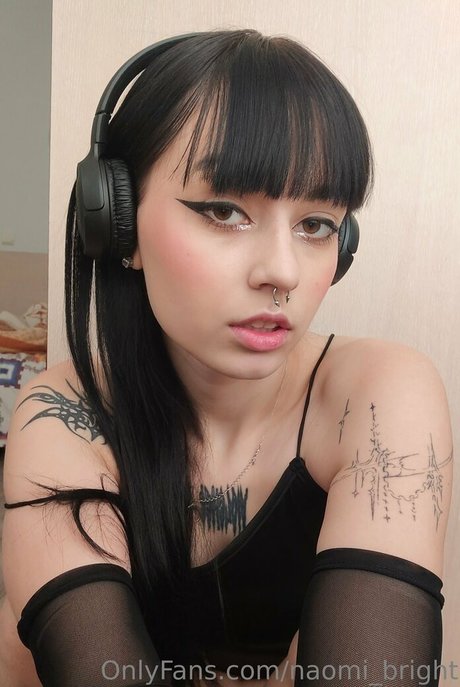 naomi bright onlyfans free porn