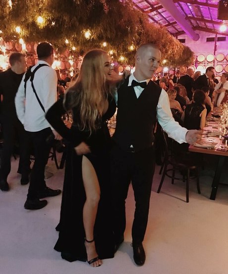 Madison Mclachlan strip onlyfans