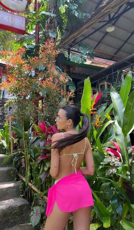 mirror selfie onlyfans sexy nudes scan