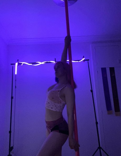 momocoloured onlyfans nude content