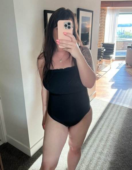 avajadeanderson nude onlyfans leaked