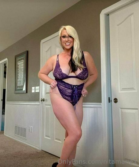 lesbian seduction onlyfans beautiful img