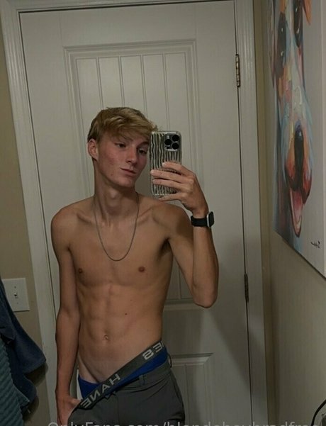 blondeboybradfree only fans free