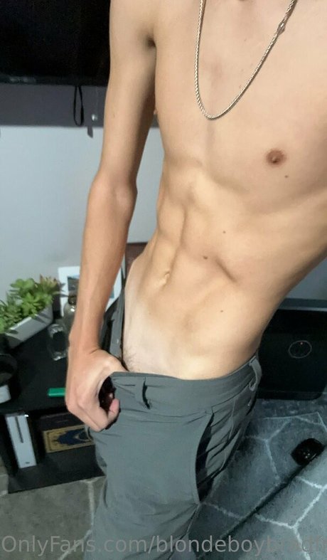 blondeboybradfree onlyfans.