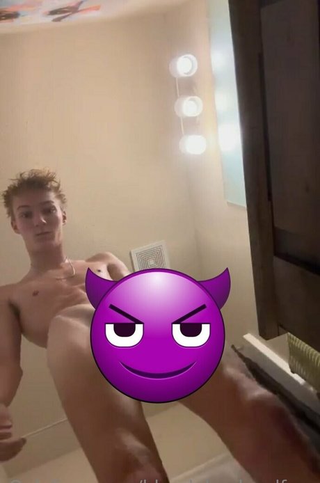 blondeboybradfree only fans leak