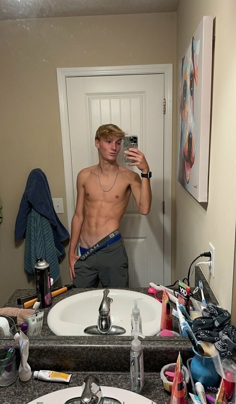 blondeboybradfree leaked nude onlyfans