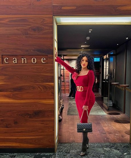 tsfoxyanastasia onlyfans model