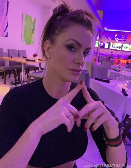 hollyhotwife pics onlyfans